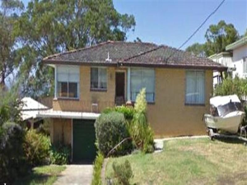 8 Penang Street, Point Clare NSW 2250