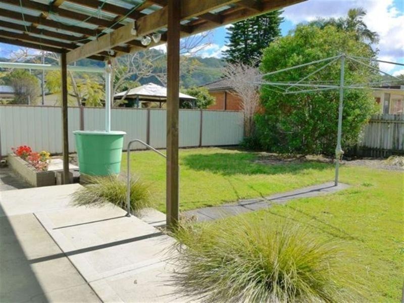 9 Bel-Hilton Parade, West Gosford NSW 2250