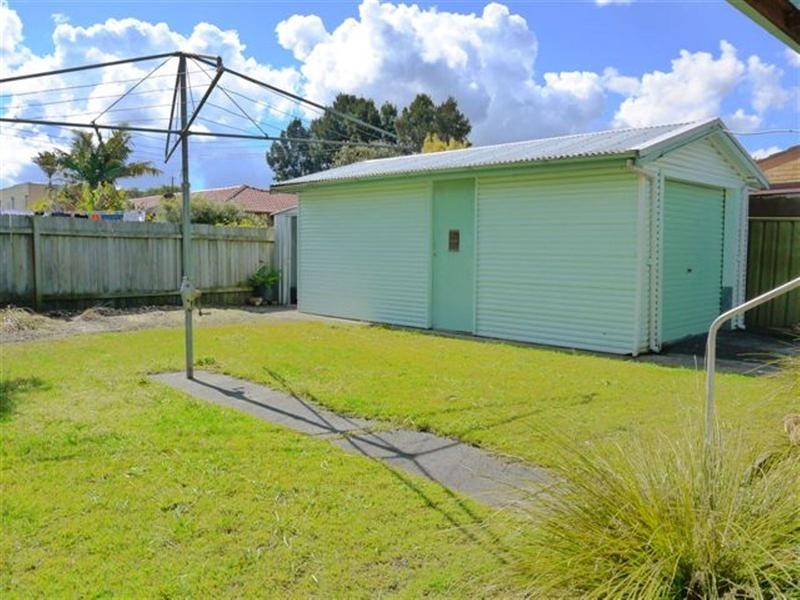 9 Bel-Hilton Parade, West Gosford NSW 2250