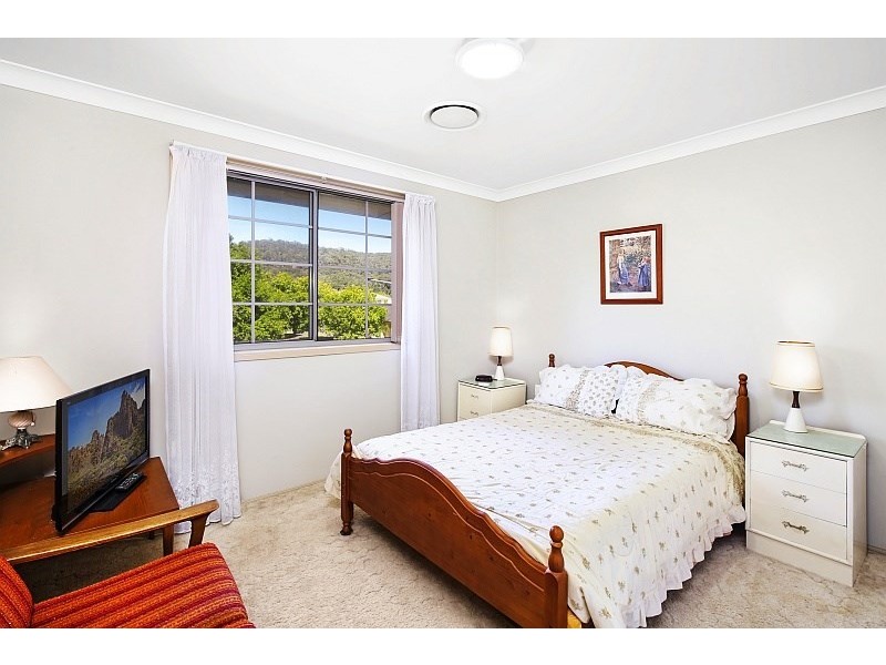 64 Singleton Road, Point Clare NSW 2250
