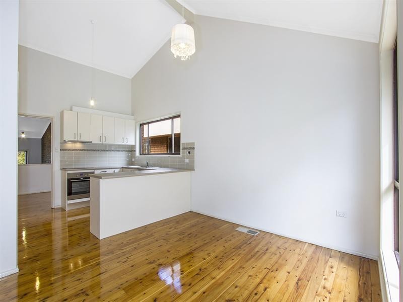 33 Wendy Drive, Point Clare NSW 2250