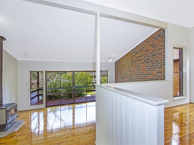 33 Wendy Drive, Point Clare NSW 2250