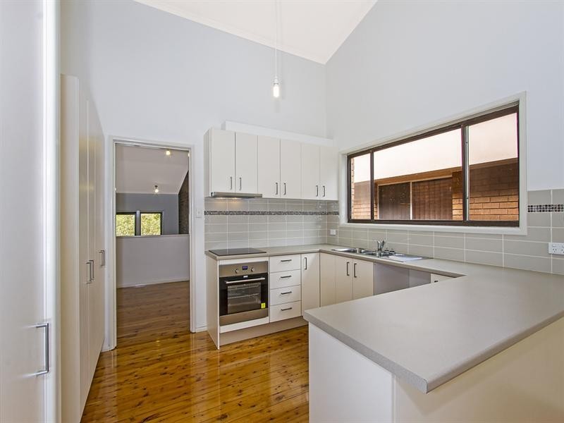 33 Wendy Drive, Point Clare NSW 2250