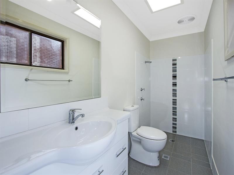 33 Wendy Drive, Point Clare NSW 2250