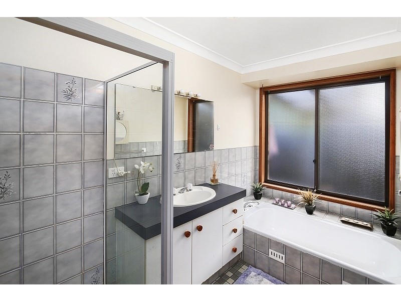 1/7 Robson Close, Point Clare NSW 2250