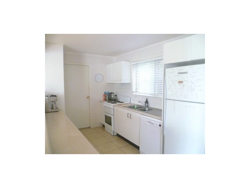 10 Sunnyside Avenue, Point Clare NSW 2250