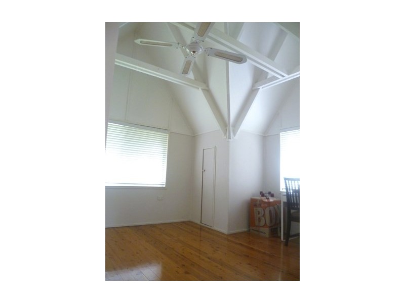 10 Sunnyside Avenue, Point Clare NSW 2250