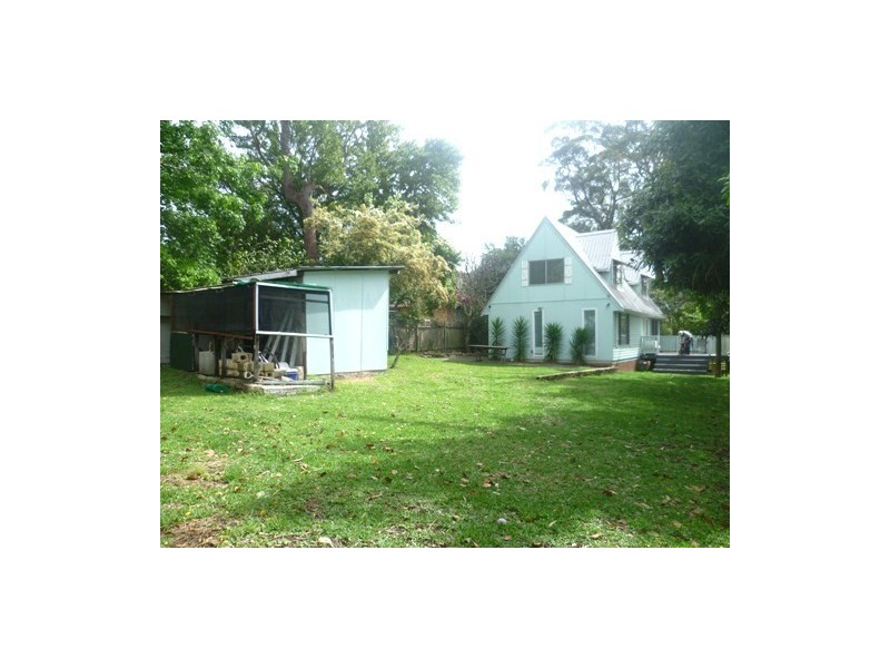 10 Sunnyside Avenue, Point Clare NSW 2250