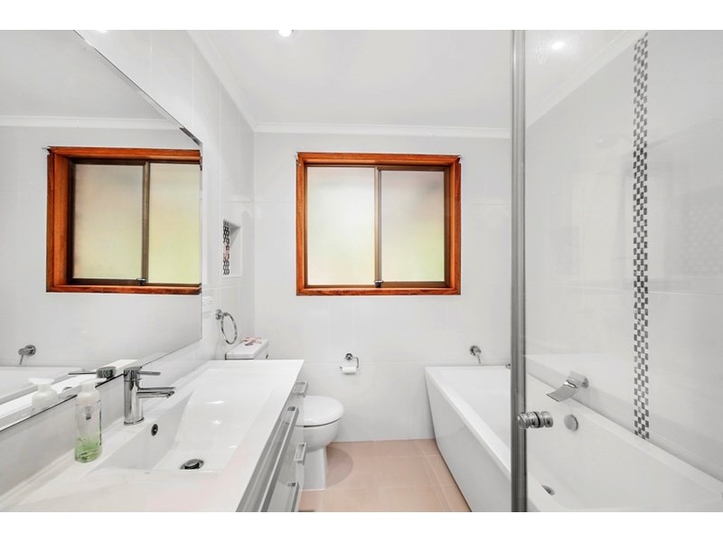 79 Wendy Drive, Point Clare NSW 2250