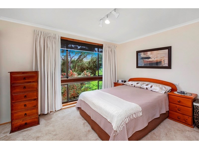 79 Wendy Drive, Point Clare NSW 2250