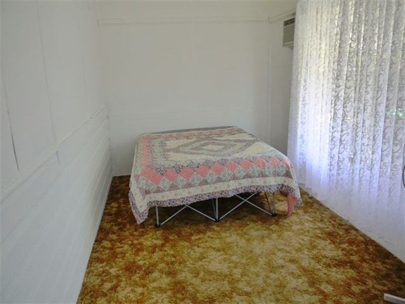 6 Talinga Avenue, Point Clare NSW 2250