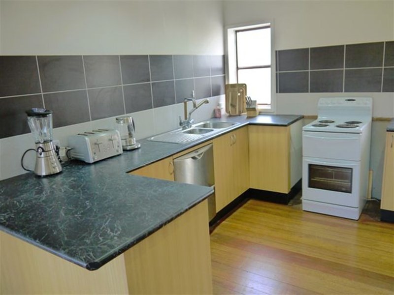 6 Talinga Avenue, Point Clare NSW 2250