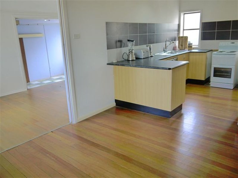 6 Talinga Avenue, Point Clare NSW 2250