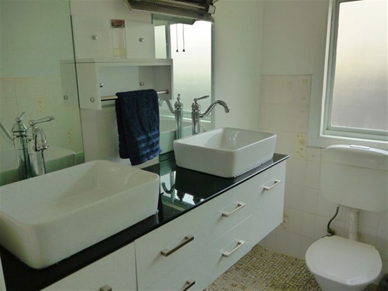 6 Talinga Avenue, Point Clare NSW 2250