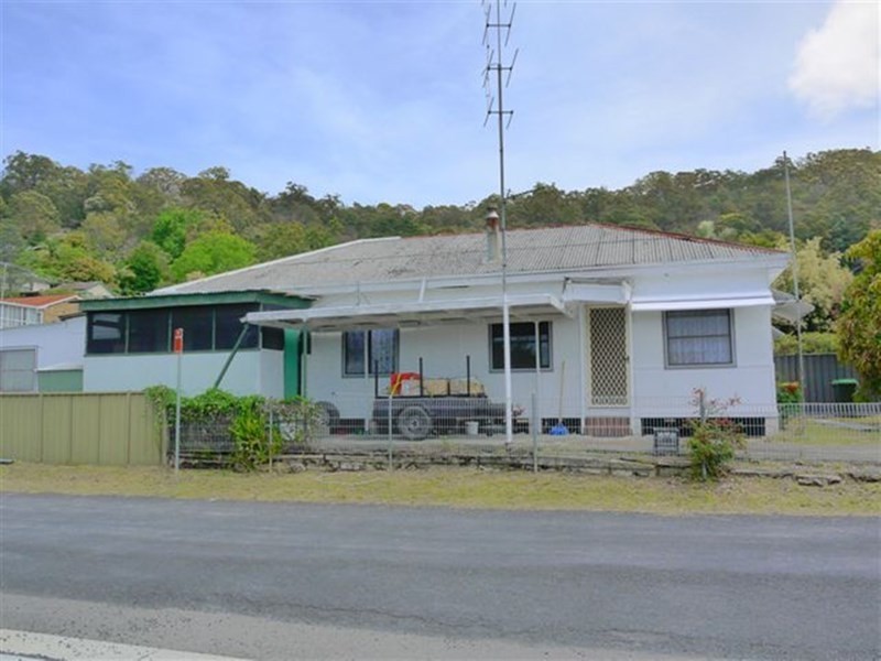 6 Talinga Avenue, Point Clare NSW 2250