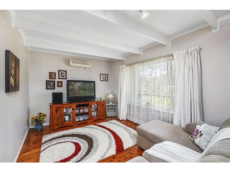 8 Murrumbooee Place, Tascott NSW 2250