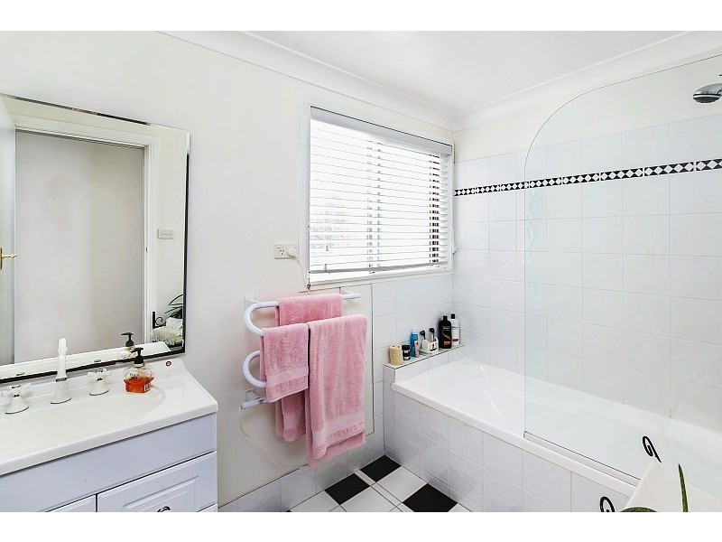 8 Murrumbooee Place, Tascott NSW 2250