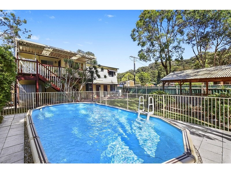 8 Murrumbooee Place, Tascott NSW 2250