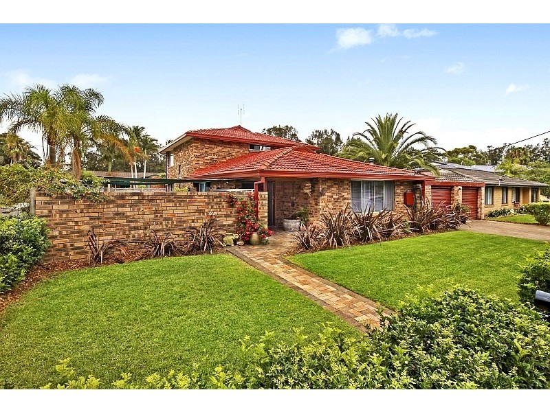 7 Althea Place, Point Clare NSW 2250