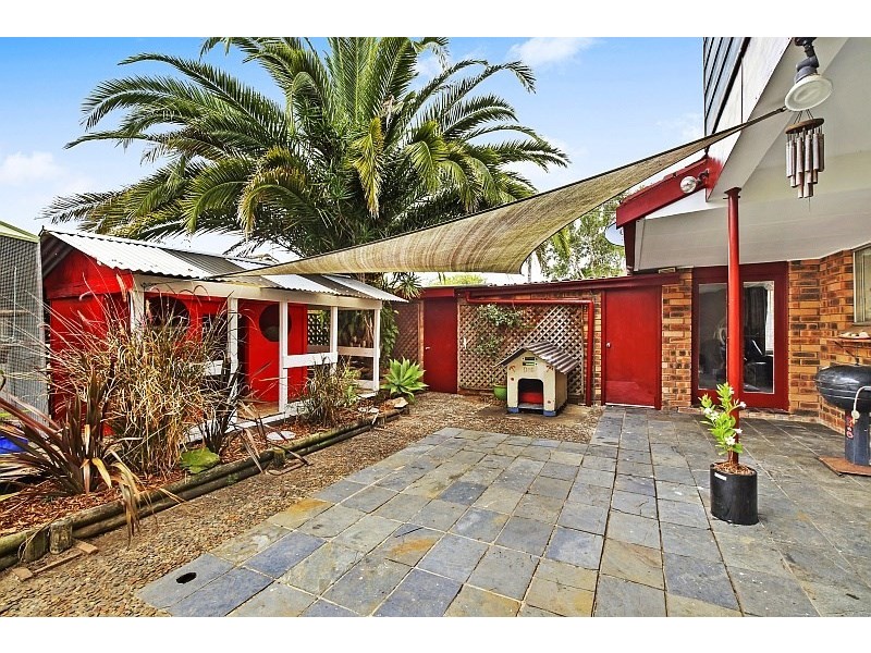 7 Althea Place, Point Clare NSW 2250