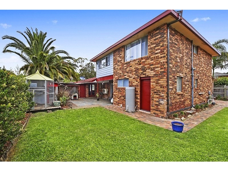 7 Althea Place, Point Clare NSW 2250