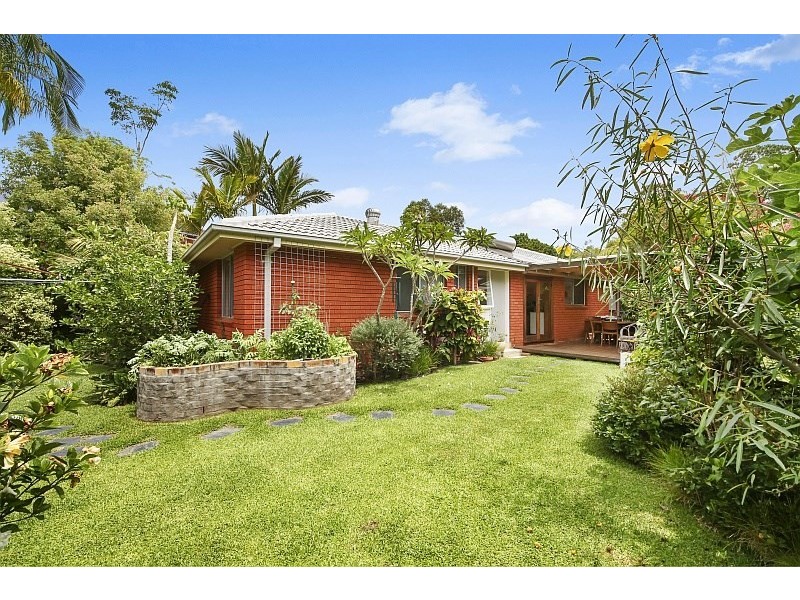 4 Bayline Drive, Point Clare NSW 2250