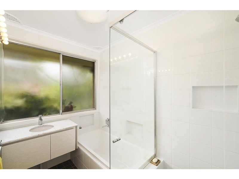 4 Bayline Drive, Point Clare NSW 2250