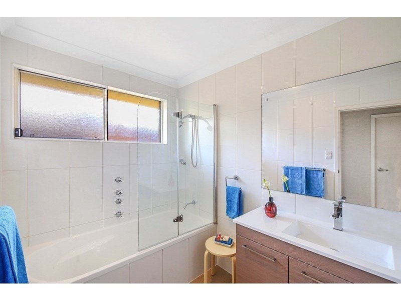 29 Sunshine Drive, Point Clare NSW 2250