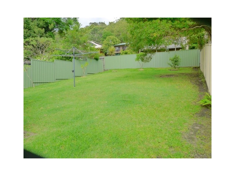 25 Nioka Avenue, Point Clare NSW 2250