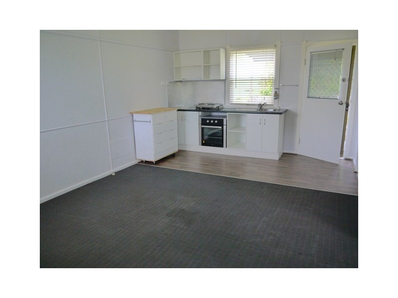 25 Nioka Avenue, Point Clare NSW 2250