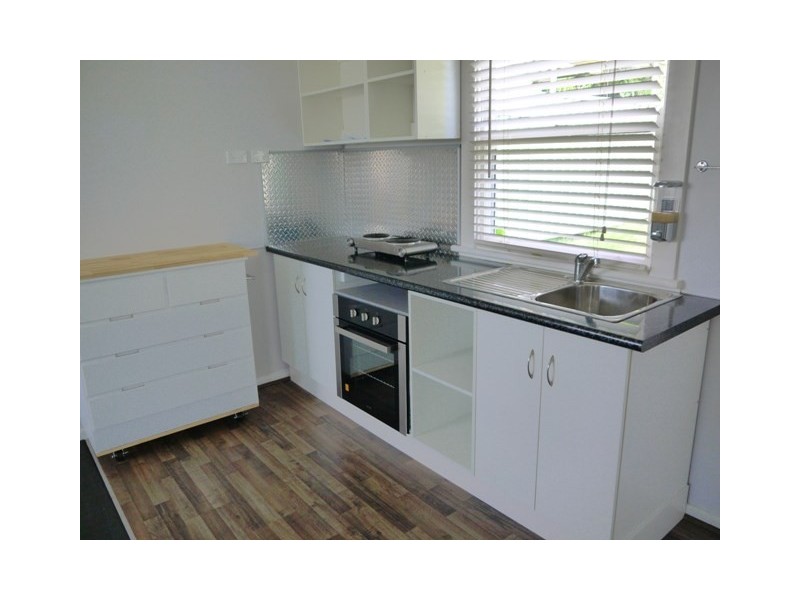 25 Nioka Avenue, Point Clare NSW 2250