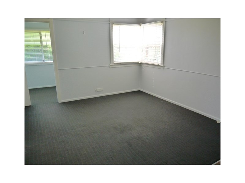 25 Nioka Avenue, Point Clare NSW 2250