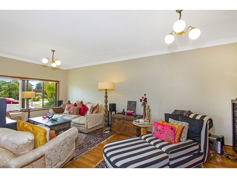 9 Turtle Close, Point Clare NSW 2250