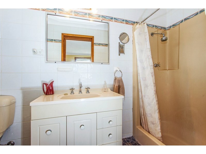 9 Turtle Close, Point Clare NSW 2250