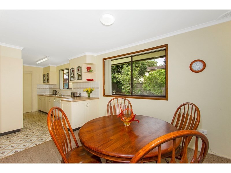 9 Turtle Close, Point Clare NSW 2250