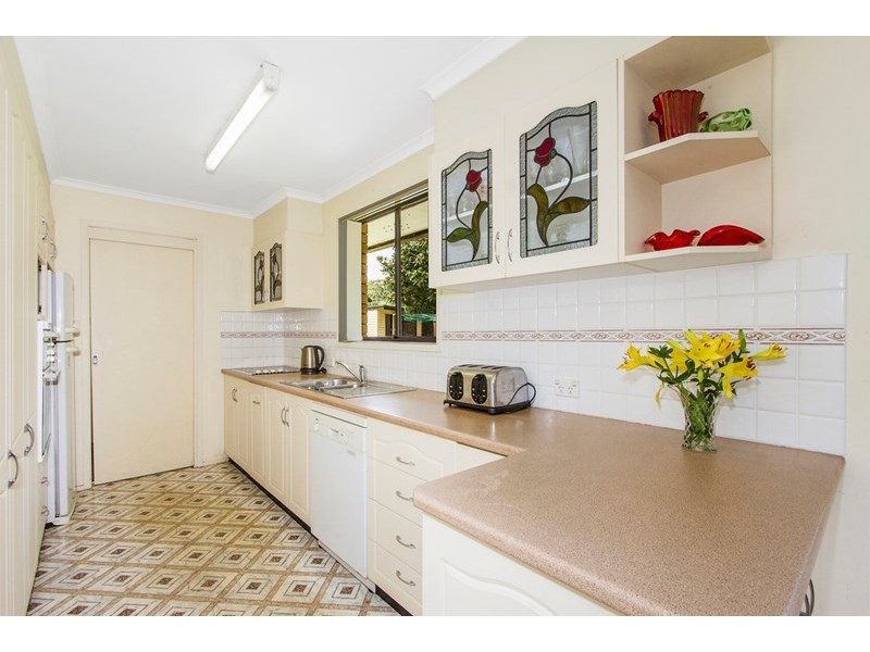 9 Turtle Close, Point Clare NSW 2250