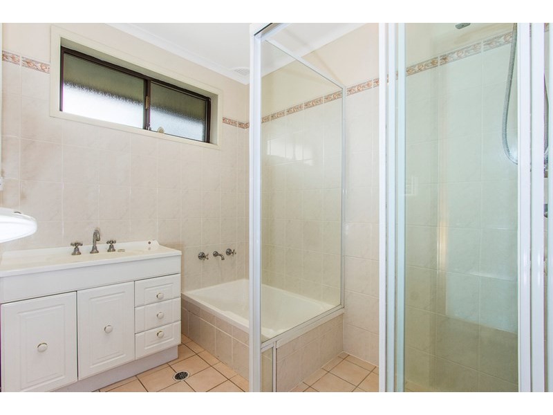 9 Turtle Close, Point Clare NSW 2250