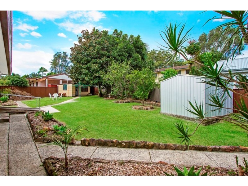 9 Turtle Close, Point Clare NSW 2250