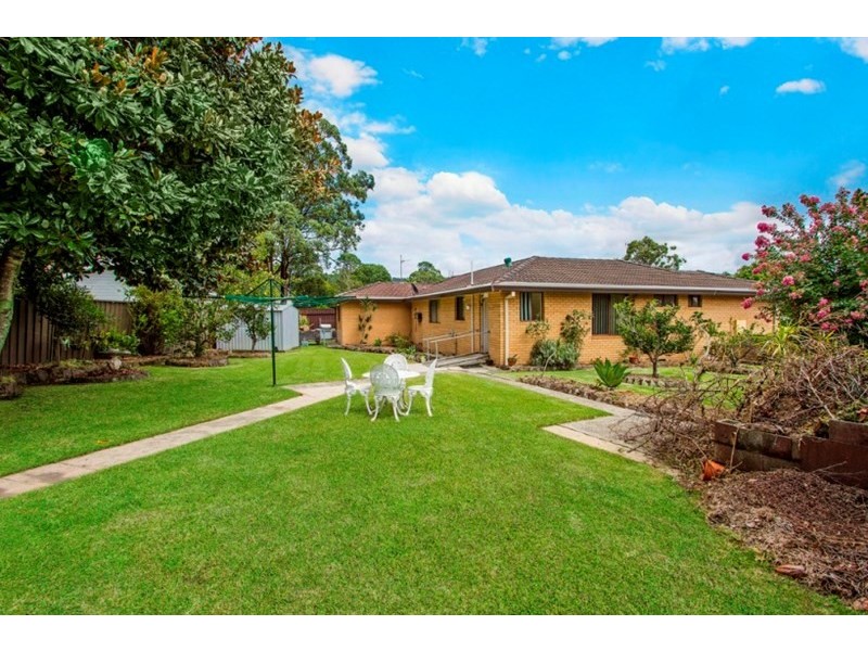 9 Turtle Close, Point Clare NSW 2250