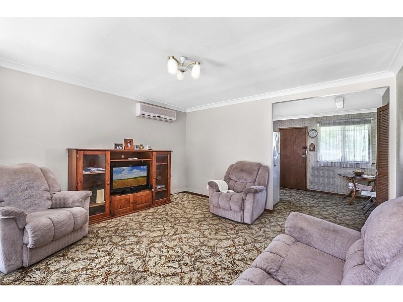 10 Sunshine Drive, Point Clare NSW 2250