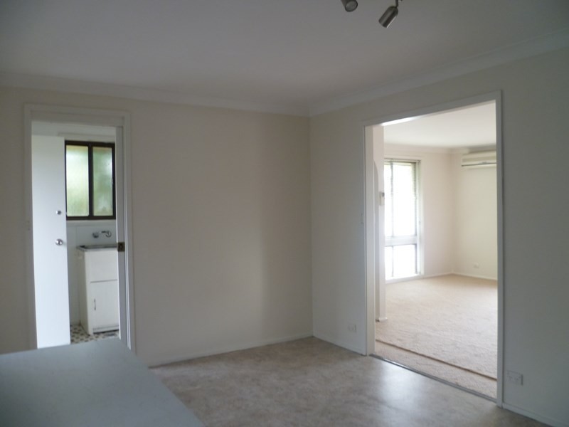 37 Coogee Road, Point Clare NSW 2250