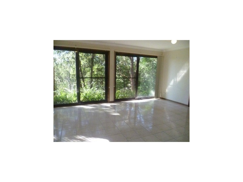 8A Coral Tree Place, Point Clare NSW 2250