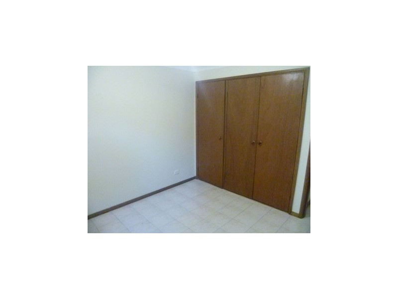 8A Coral Tree Place, Point Clare NSW 2250