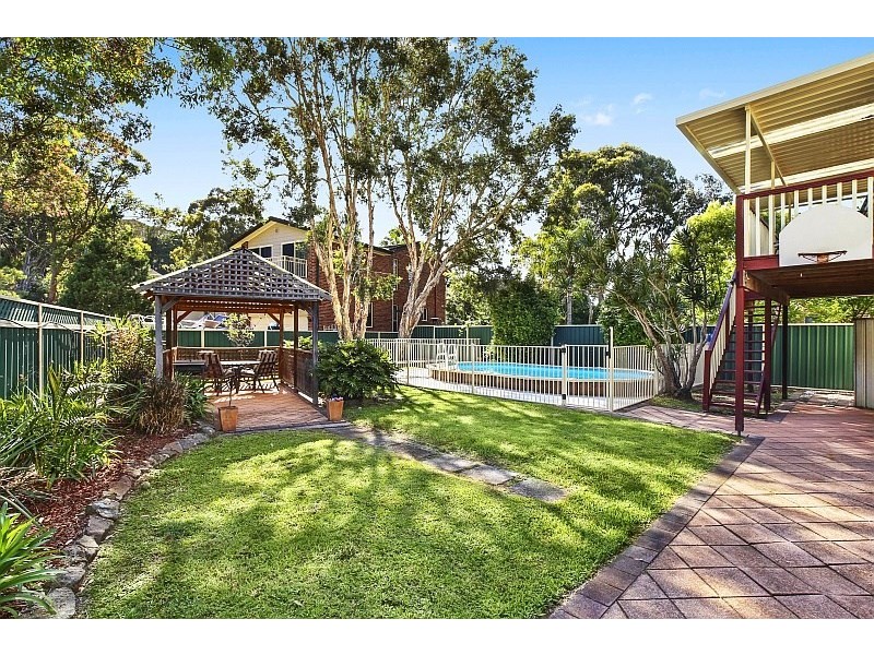 8 Murrumbooee Place, Tascott NSW 2250