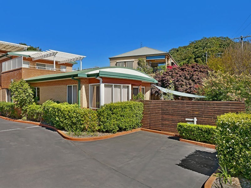 1/5-7 Broadwater Street, Point Clare NSW 2250