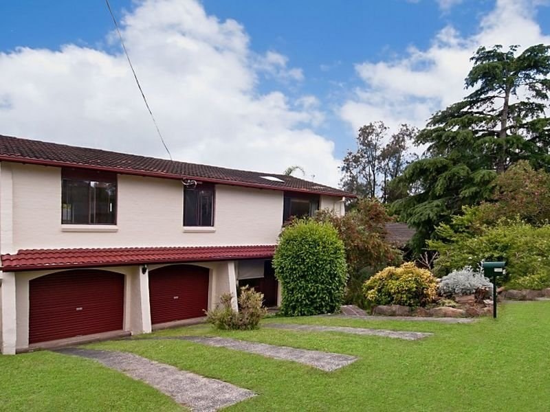15 Welwyn Grove, Point Clare NSW 2250