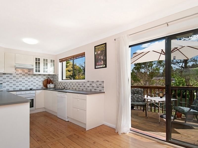 15 Welwyn Grove, Point Clare NSW 2250