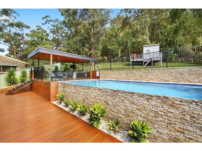 16 Nari Avenue, Point Clare NSW 2250