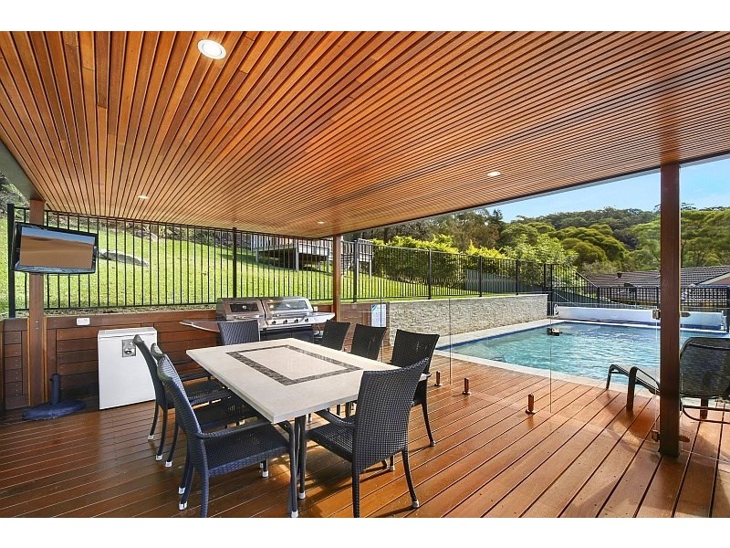 16 Nari Avenue, Point Clare NSW 2250