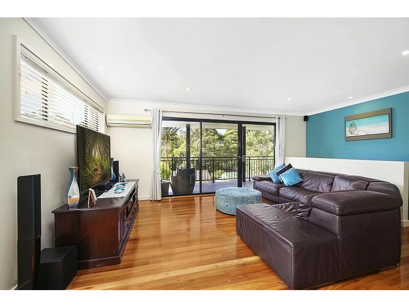 16 Nari Avenue, Point Clare NSW 2250